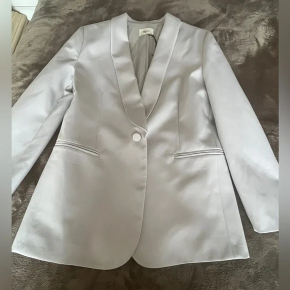 VICOLO Light Gray Tailored Blazer with Notched Lapels - Picture 7 of 11